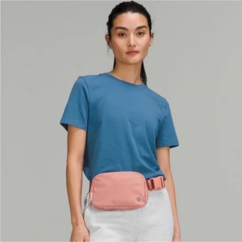 Lululemon Everywhere Belt Bag in Pink Pastel